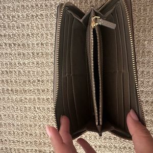 Tory Burch McGraw Zip Continental Wallet in Silver Maple